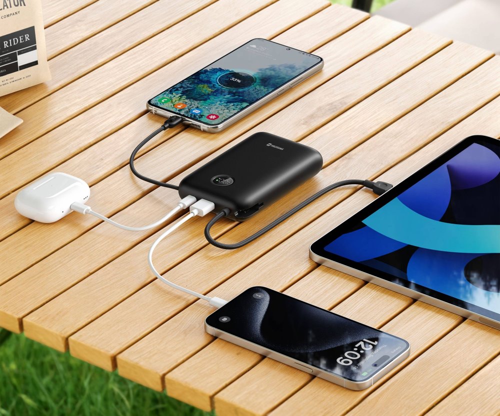 Swissten Power bank VOLTBOX 35W 20000 mAh s integrovanými kabely - USB-C, A, Lightning / černá