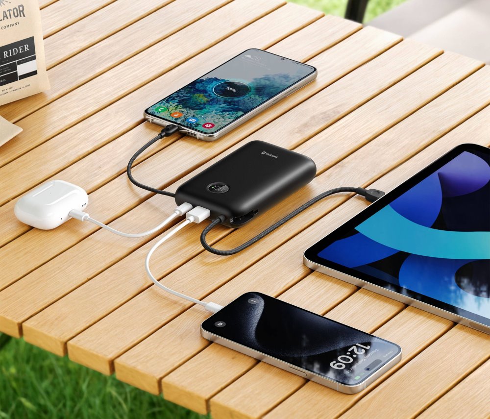 Swissten Power bank VOLTBOX 35W 30000 mAh s integrovanými kabely - USB-C, A, Lightning / černá