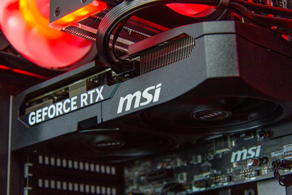 HAL3000 MČR Finale Pro / AMD Ryzen 7 5700X/ 32GB/ RTX 5070/ 1TB PCIe SSD/ WiFi/ W11