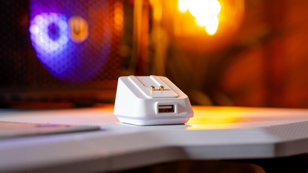 Endorfy dokovací stanice pro LIV a LIV Plus / USB port / RGB podsvícení / bílá