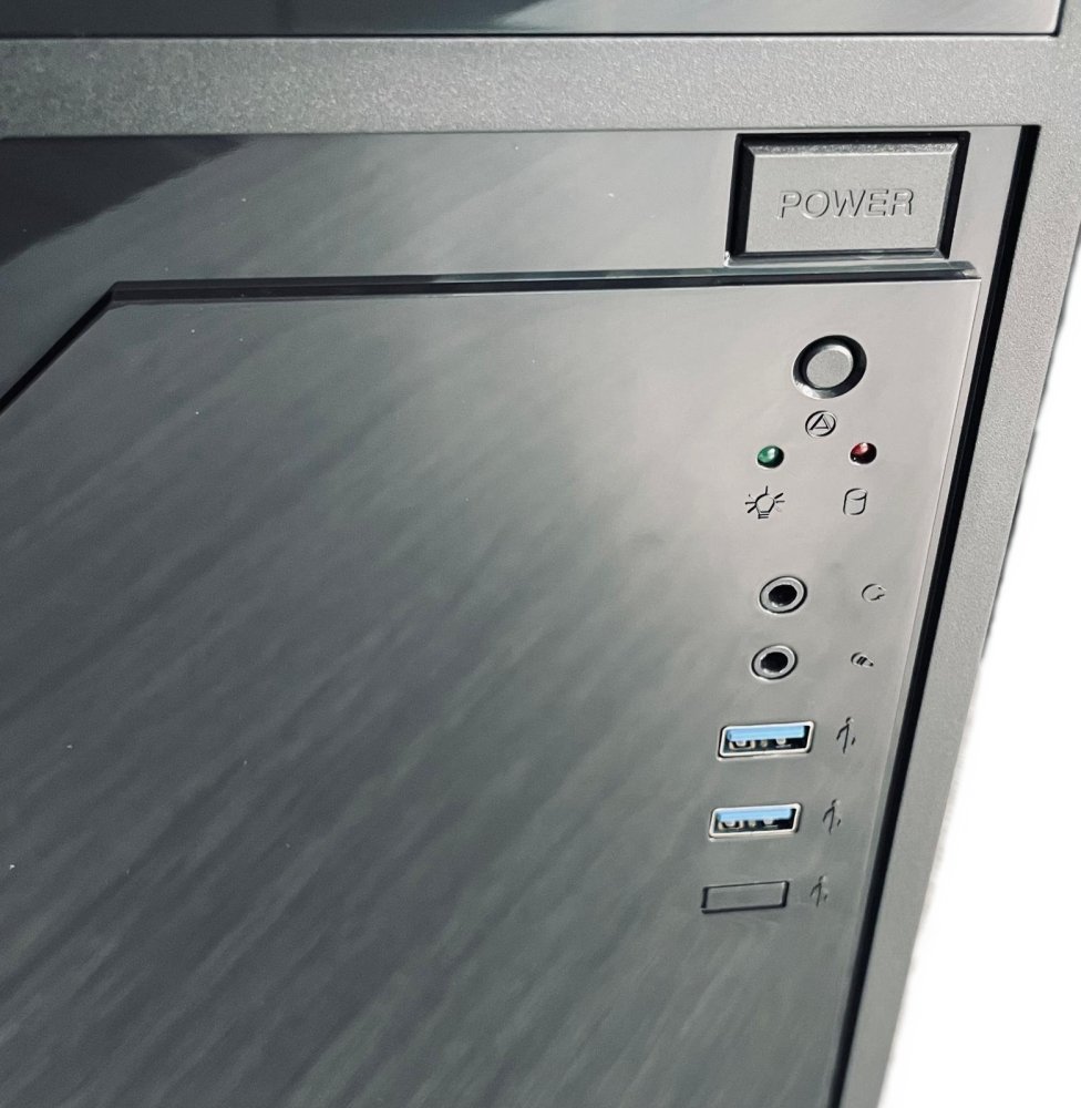 EUROCASE MidT ML M6-590B / mATX / bez zdroje / 2x USB 3.0 / černá