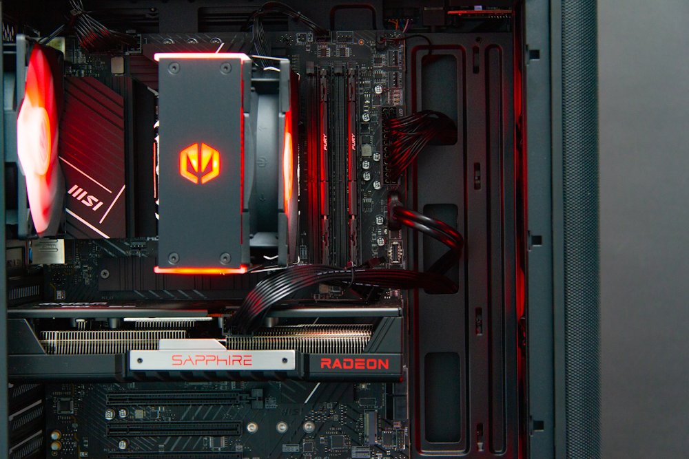 HAL3000 MČR Finale Pro / Intel i5-14400F/ 32GB/ RX 9060 XT 16G/ 1TB PCIe SSD/ WiFi/ W11