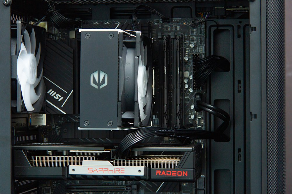 HAL3000 MČR Finale Pro / Intel i5-14400F/ 32GB/ RX 9060 XT 16G/ 1TB PCIe SSD/ WiFi/ W11