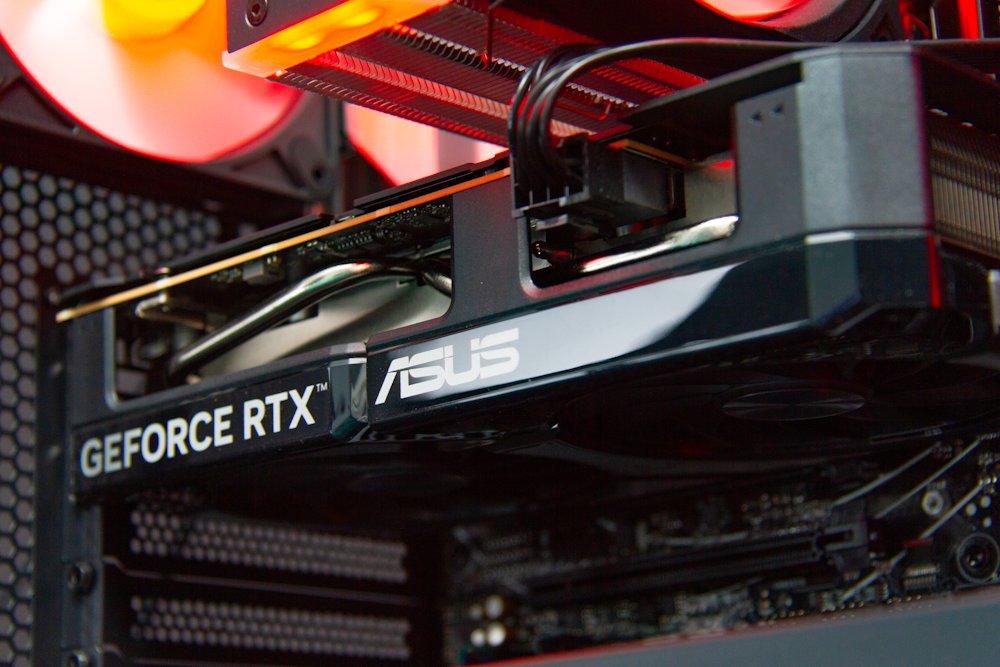 HAL3000 Online Gamer / AMD Ryzen 5 7600/ 32GB DDR5/ RTX 5060/ 1TB PCIe SSD/ WiFi/ W11