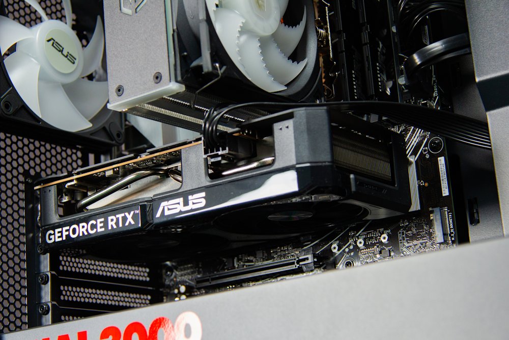 HAL3000 Online Gamer / AMD Ryzen 5 7600/ 32GB DDR5/ RTX 5060/ 1TB PCIe SSD/ WiFi/ W11