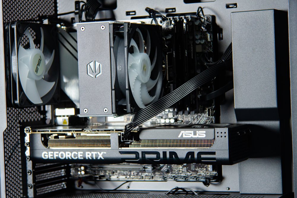 HAL3000 Online Gamer / AMD Ryzen 5 7600/ 32GB DDR5/ RTX 5060 Ti 16G/ 1TB PCIe SSD/ WiFi/ W11