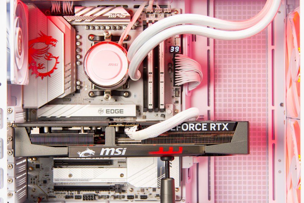 HAL3000 MČR Finale Elite White / AMD Ryzen 7 9800X3D/ 64GB DDR5/ RTX 5070 Ti/ 2TB PCIe SSD/ WiFi/ W11