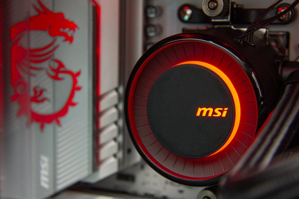 HAL3000 MČR Finale Elite / AMD Ryzen 7 9800X3D/ 64GB DDR5/ RTX 5070 Ti/ 2TB PCIe SSD/ WiFi/ W11