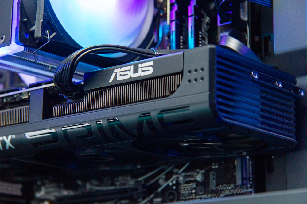 HAL3000 Alfa Gamer Pro / AMD Ryzen 7 7700/ 32GB DDR5/ RTX 5070/ 1TB PCIe4 SSD/ WiFi/ W11