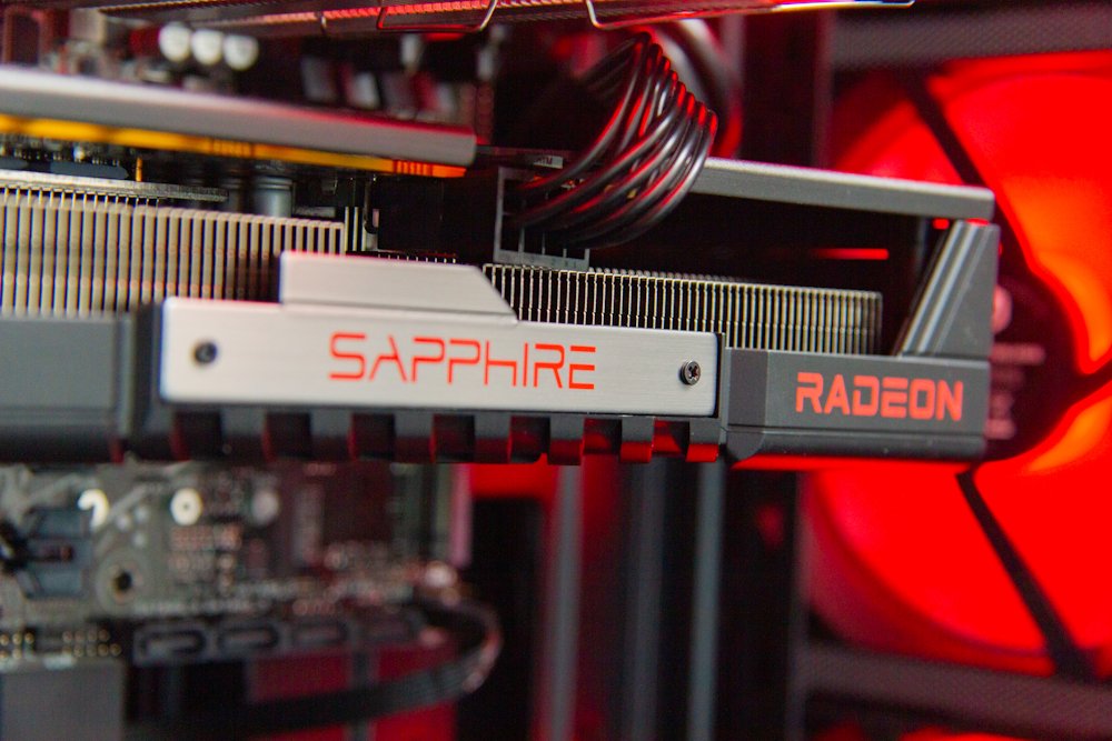 HAL3000 MČR Finale Elite / AMD Ryzen 7 7700/ 32GB DDR5/ RX 9060 XT 16G/ 1TB PCIe SSD/ WiFi/ W11