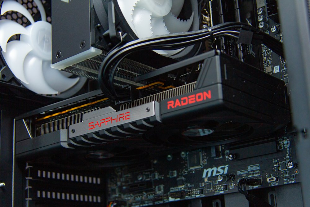 HAL3000 MČR Finale Elite / AMD Ryzen 7 5700X/ 32GB/ RX 9060 XT 16G/ 1TB PCIe SSD/ WiFi/ W11