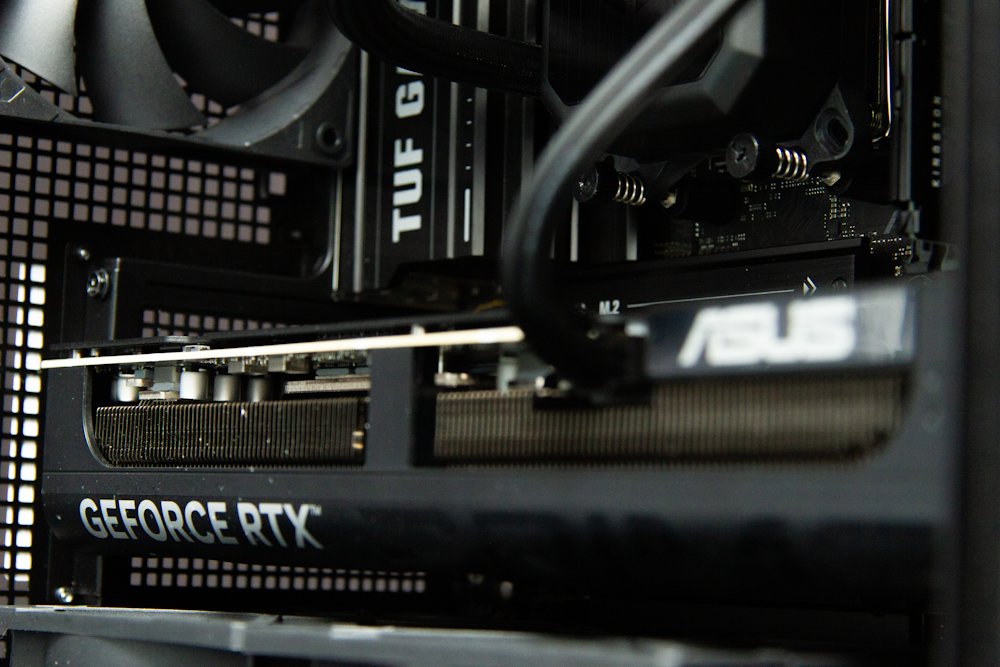 HAL3000 Alfa Gamer Micro AIO / AMD Ryzen 7 9800X3D/ 32GB DDR5/ RTX 5070 Ti/ 2TB PCIe4 SSD/ WiFi/ W11