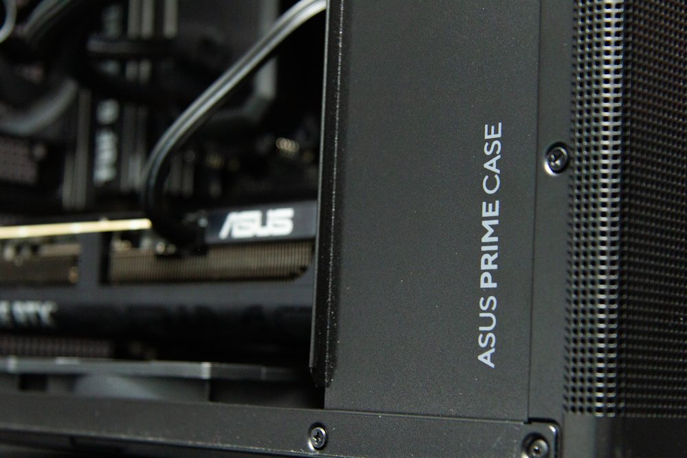 HAL3000 Alfa Gamer Micro AIO / AMD Ryzen 7 9800X3D/ 32GB DDR5/ RTX 5070 Ti/ 2TB PCIe4 SSD/ WiFi/ W11