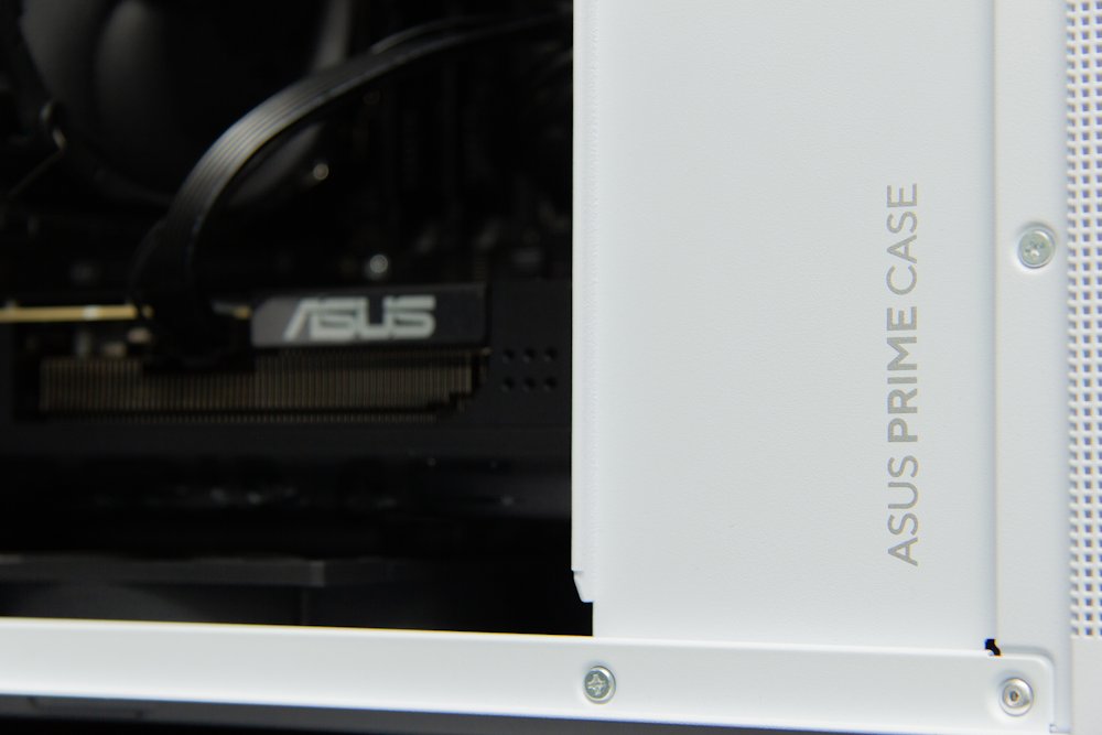 HAL3000 Alfa Gamer Micro Air White / AMD Ryzen 7 9800X3D/ 32GB DDR5/ RTX 5070 Ti/ 2TB PCIe4 SSD/ WiFi/ W11