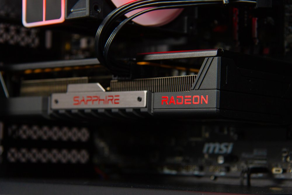 HAL3000 Online Gamer / AMD Ryzen 5 5600/ 32GB/ RX 9060 XT/ 1TB PCIe SSD/ WiFi/ W11