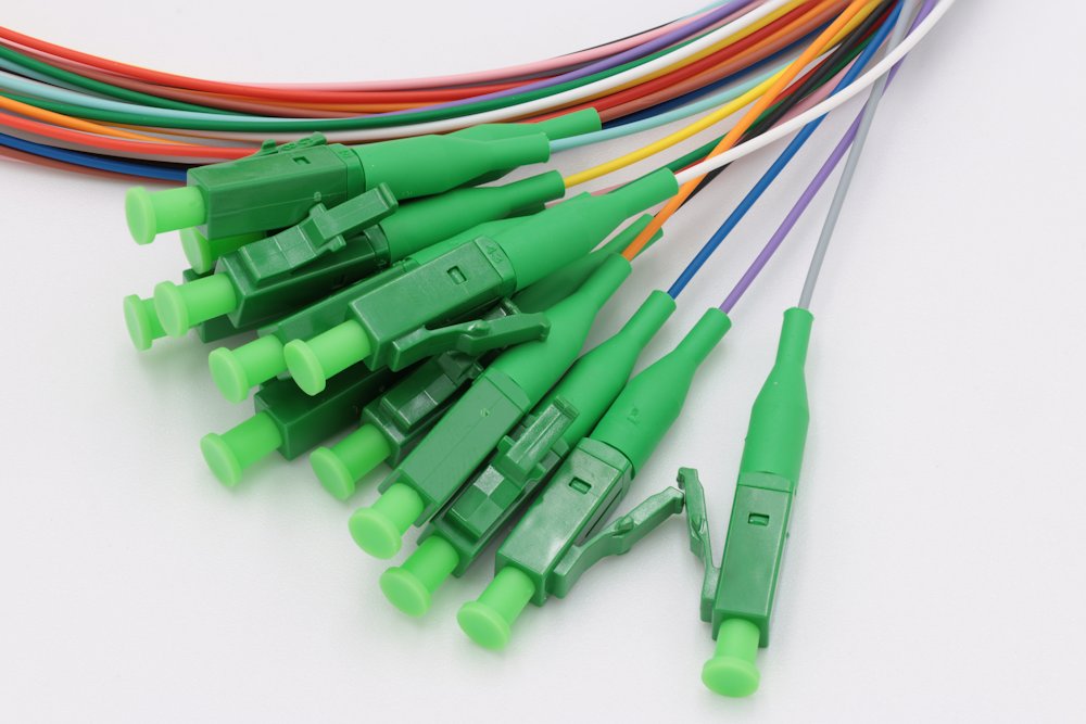 XtendLan FO pigtail LC/APC, 9/125, 0,9mm, 1m, LS0H, ZWP, sada 12 pigtailů různé barvy, G.652d