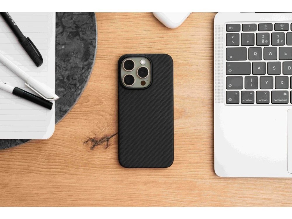 Swissten pouzdro MAGCARBON pro Apple iphone 15 pro - černé