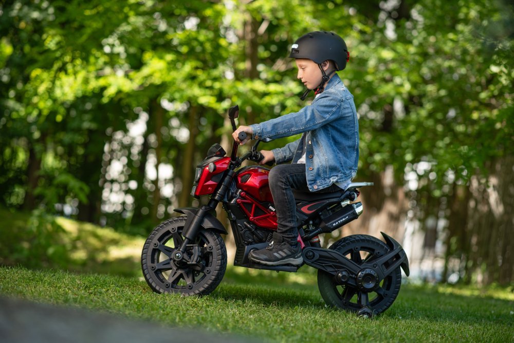 BLUETOUCH elektrická dětská motorka/ rychlost 5 km/h/ provozní doba 35 min/ černo-červená