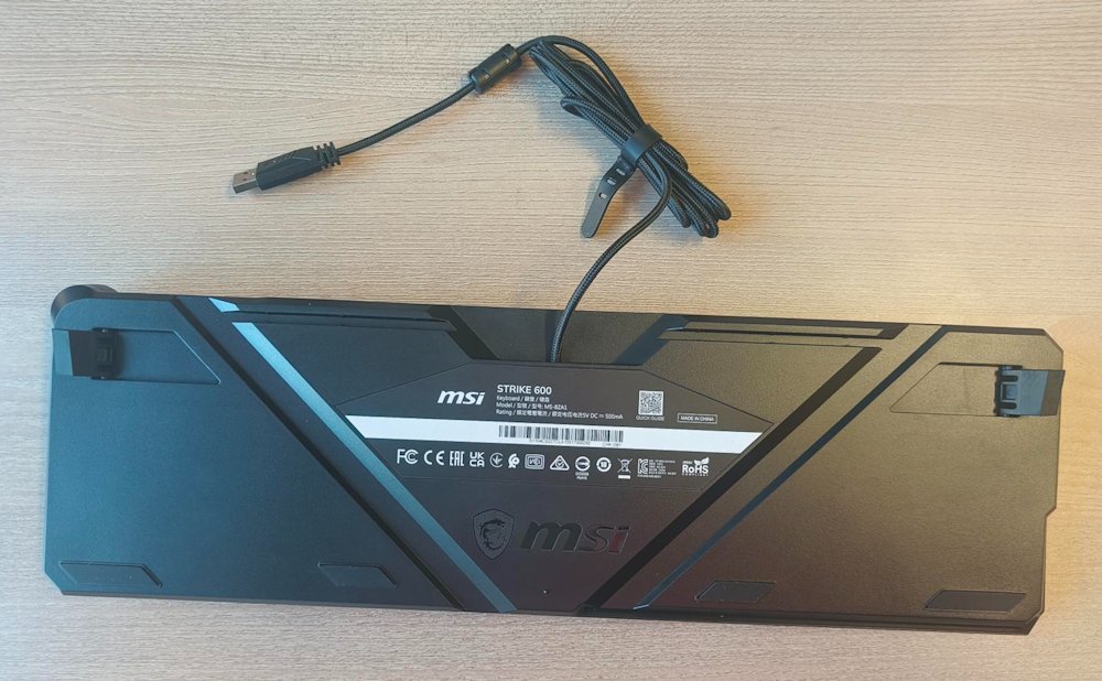 MSI herní klávesnice STRIKE 600 Silent/ drátová/ mechanická/ RGB podsvícení/ USB/ CZ+SK layout