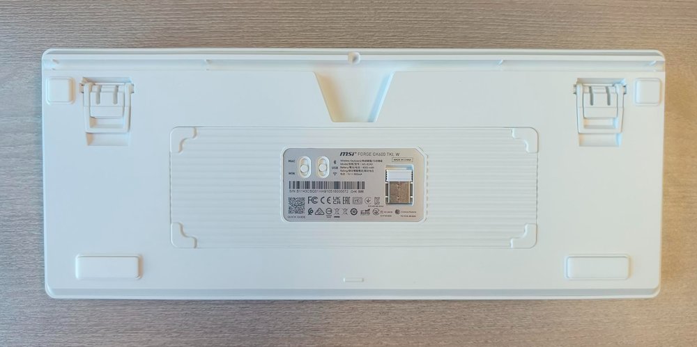 MSI herní klávesnice FORGE GK600 TKL Violet/ bezdrátová 2,4GHz+BT/ mechanická/ RGB/ USB-C/ display/ CZ+SK layout