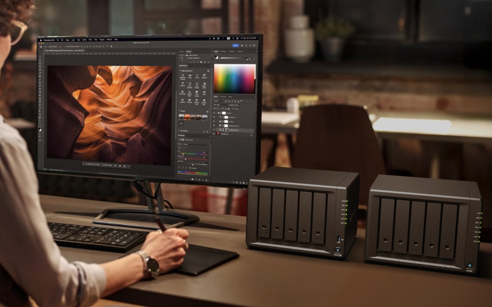 Synology DS1525+   5x SATA, 8GB RAM, 2x M.2, 2x USB3.2, 2x 2,5GbE, 1x PCIe, 1x USB-C