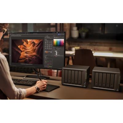 Synology DS1525+   5x SATA, 8GB RAM, 2x M.2, 2x USB3.2, 2x 2,5GbE, 1x PCIe, 1x USB-C