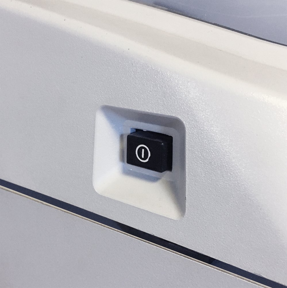 KOBRA skartovač 245 TS HS/ příčný řez 0,8 x 9,5 mm/ A4/ kapacita 8 listů/ objem koše 40l/ stupeň utajení P6/ šedý