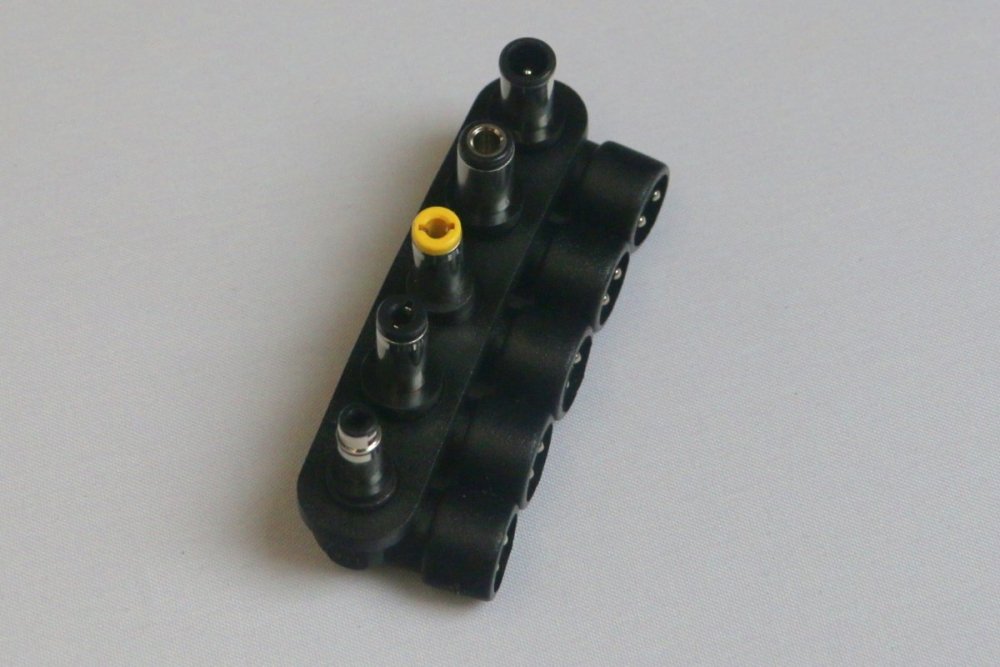 EUROCASE univerzální napájecí adaptér 1pro NB do auta 70W