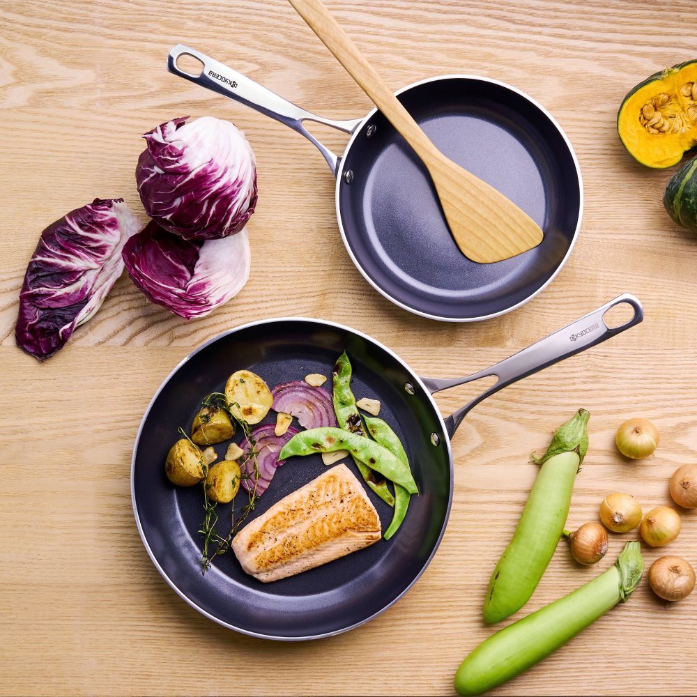 Kyocera Keramická pánev O26 cm, nerezová rukojeť