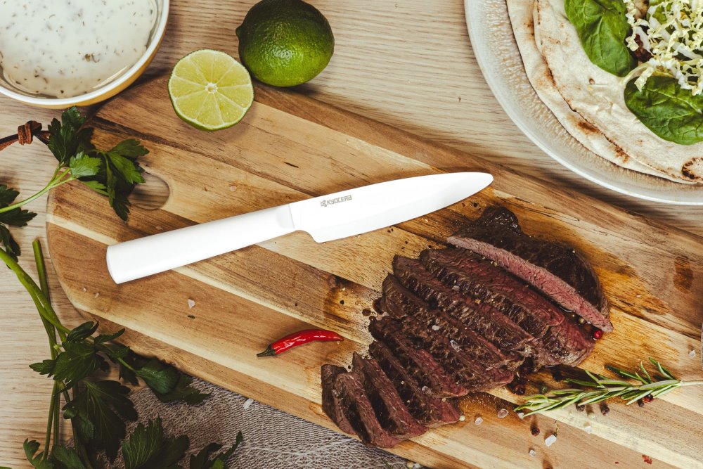 Kyocera Univerzální nůž 11 cm, bílá čepel, bílá rukojeť