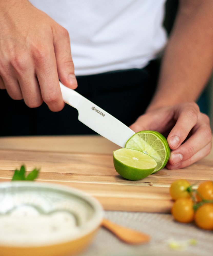 Kyocera Loupací nůž 7,5 cm, bílá čepel, bílá rukojeť