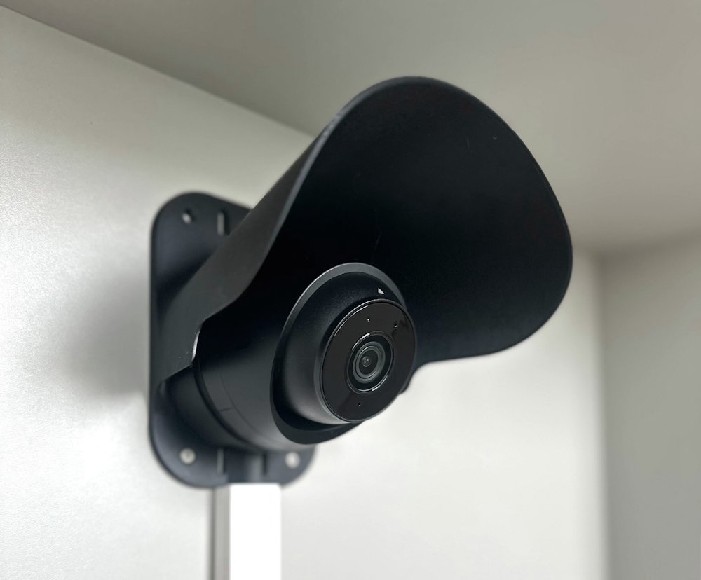 XtendLan Držák s krytem pro kameru UniFi G5 Turret Ultra a UniFi G6 Turret, plast odolný UV záření, venk. použití, černý