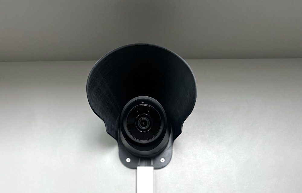 XtendLan Držák s krytem pro kameru UniFi G5 Turret Ultra a UniFi G6 Turret, plast odolný UV záření, venk. použití, černý