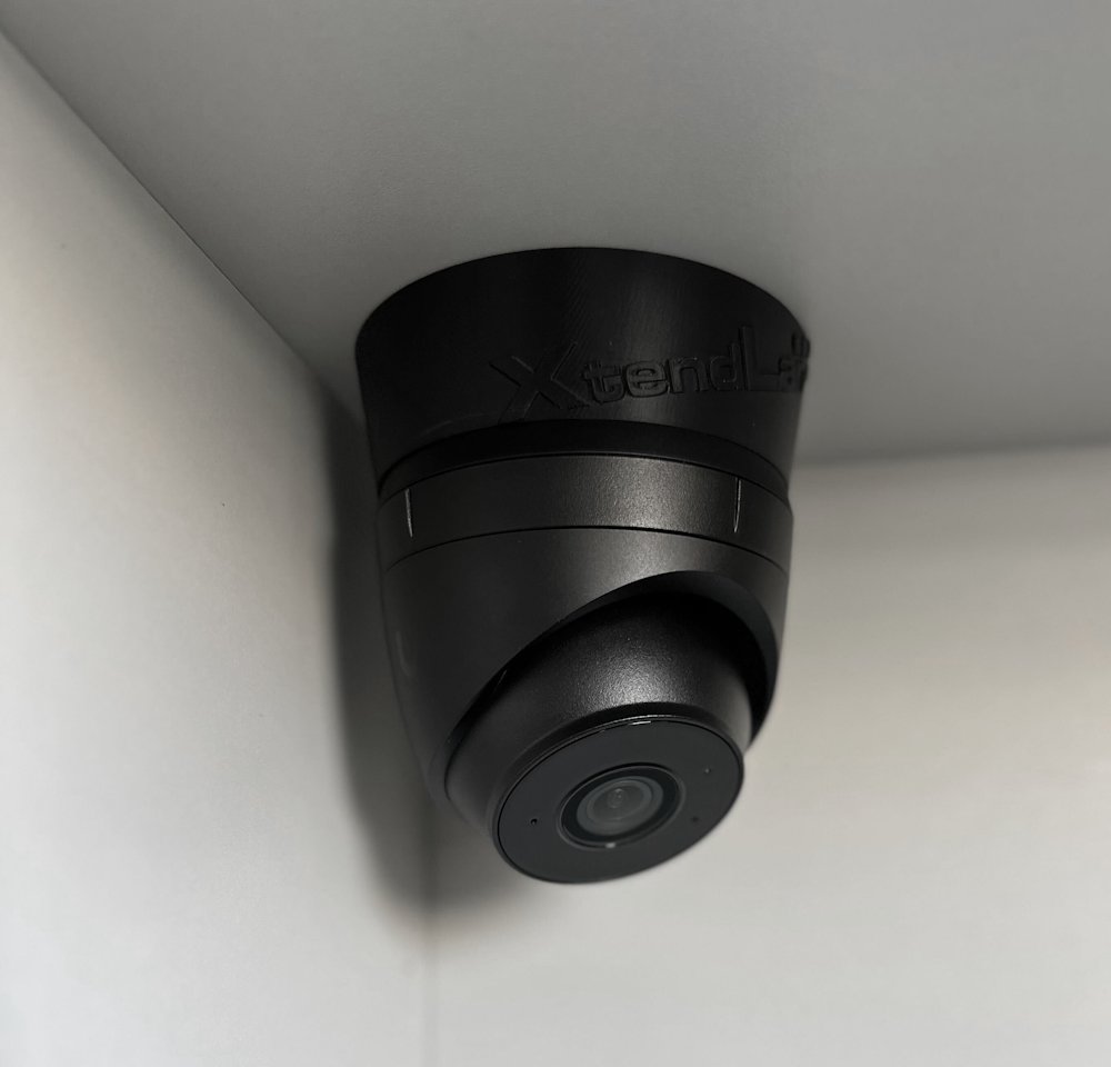 XtendLan Držák pro kameru UniFi G5 Turret Ultra a UniFi G6 Turret, plast odolný UV záření, venkovní použití, černý