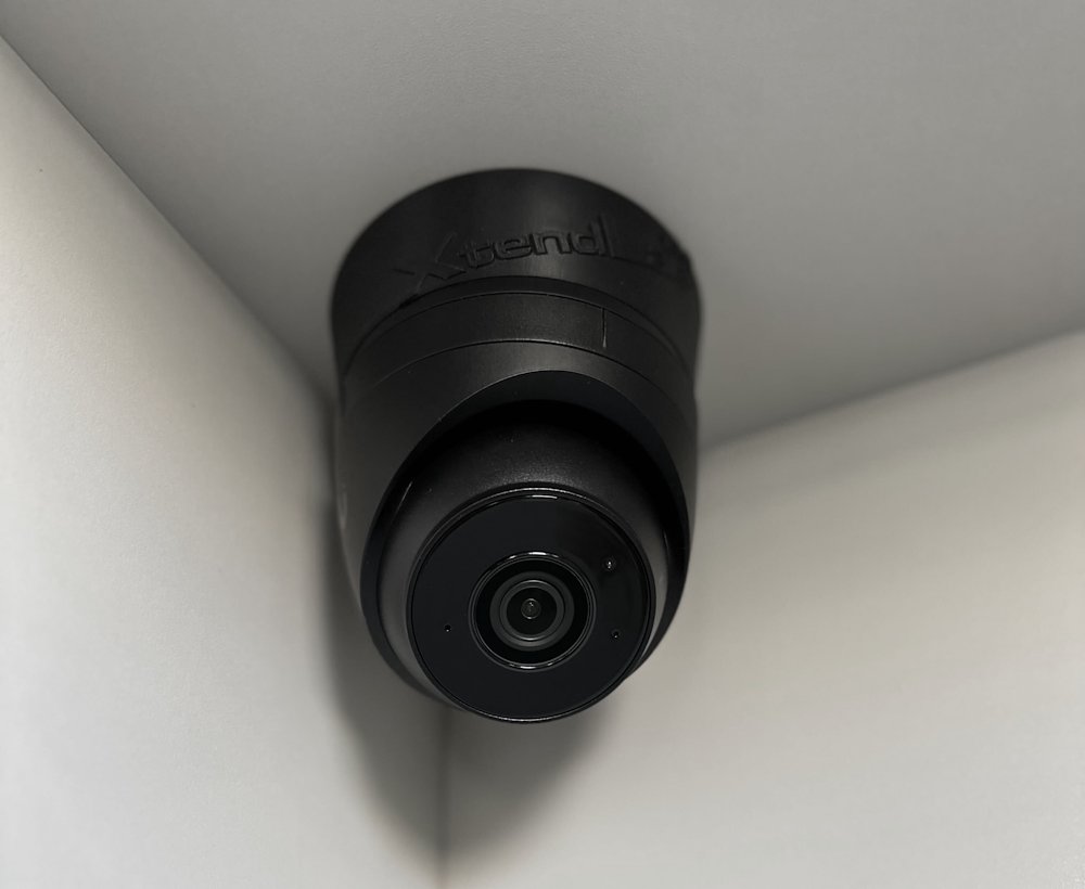 XtendLan Držák pro kameru UniFi G5 Turret Ultra a UniFi G6 Turret, plast odolný UV záření, venkovní použití, černý