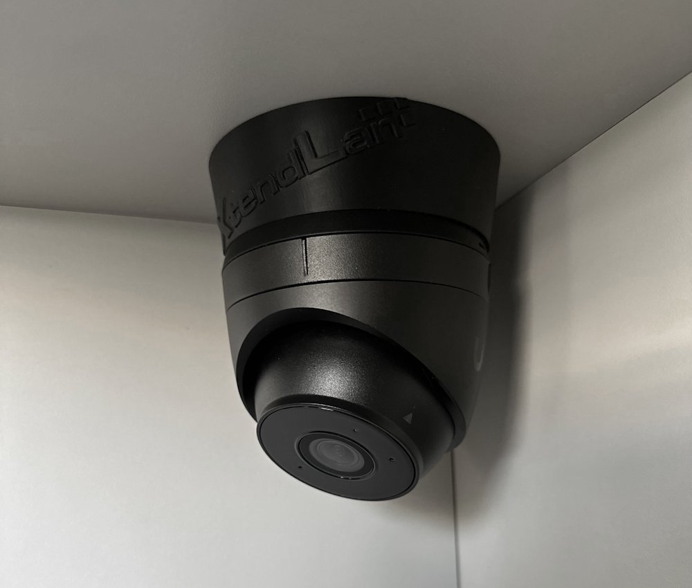 XtendLan Držák pro kameru UniFi G5 Turret Ultra a UniFi G6 Turret, plast odolný UV záření, venkovní použití, černý