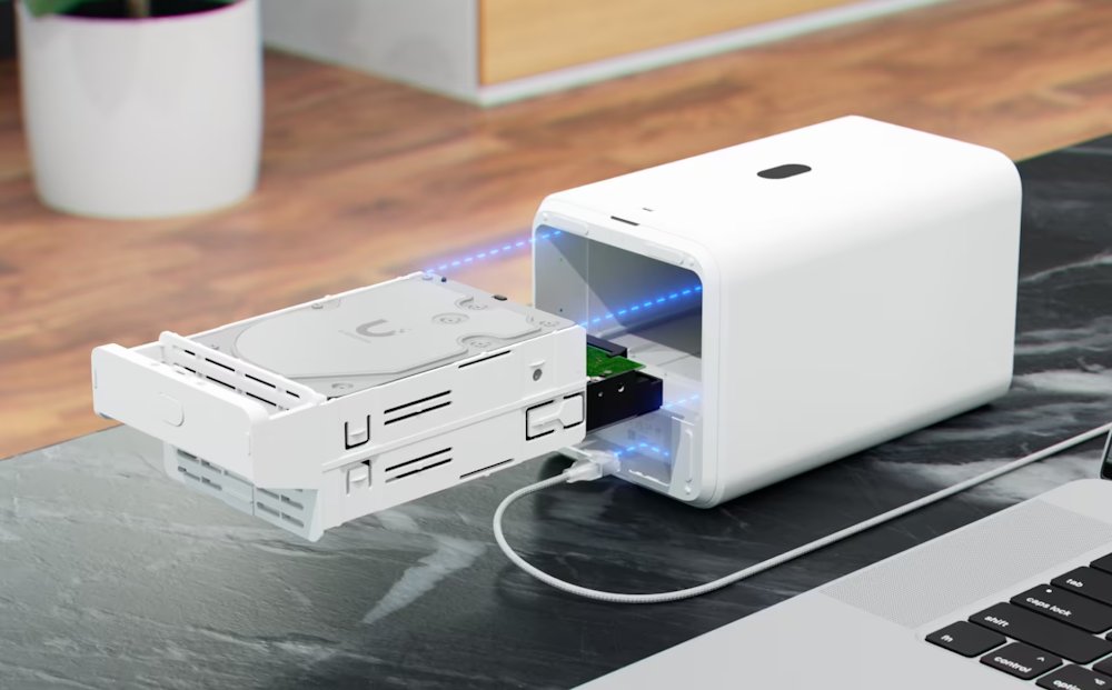 Ubiquiti UniFi UNAS 2 W - NAS server, 2x 3,5" slot HDD/SSD, RAID, 2.5GbE, 5Gbps USB-C, PoE++, bílý