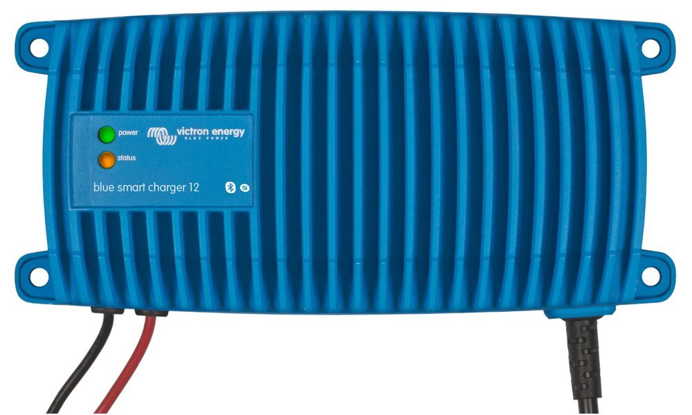 Victron BlueSmart IP67 chytrá nabíječka baterií 12V/17A, vodotěsná