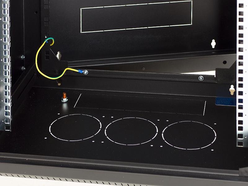 Triton 19" rozvaděč dvoudílný 12U/500mm vylamovací otvor pro ventilátor, černý