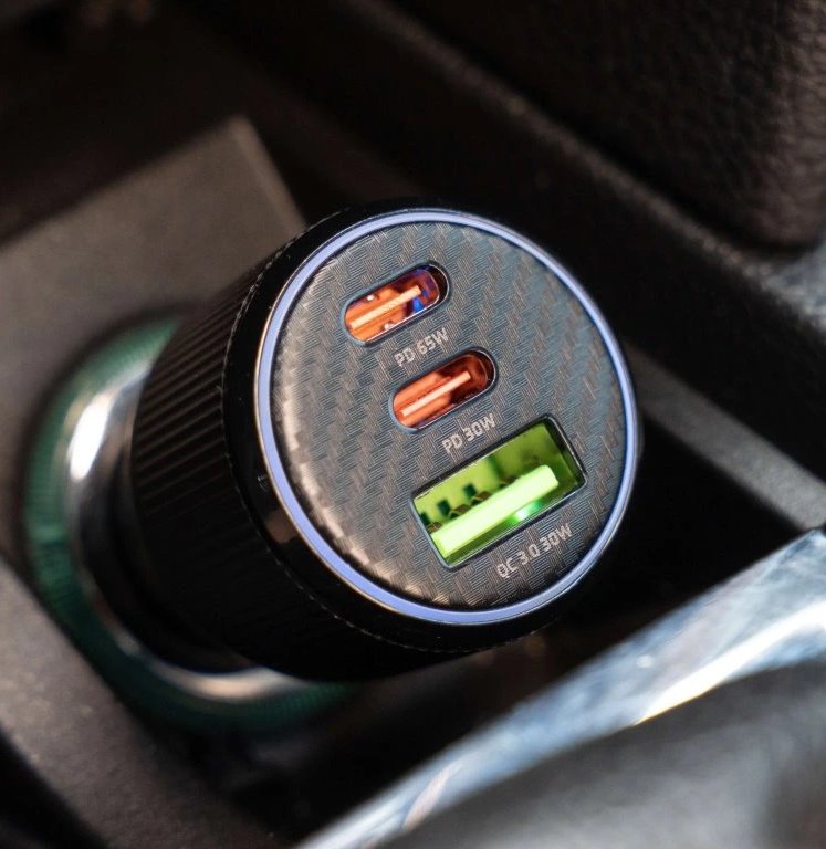 Swissten  Cl Adaptér 2X Usb-C Pd + Usb-A, 95W Černý + Kabel Usb-C / Usb-C, 1 M