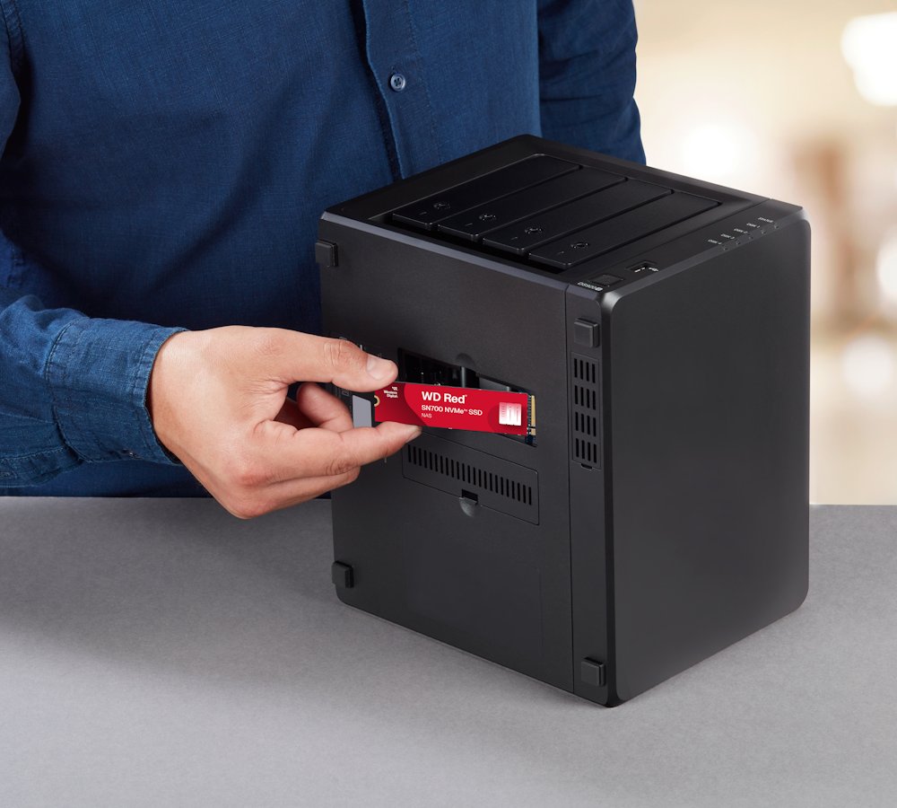 WD SSD RED SN700 2TB / WDS200T1R0C / NVMe M.2 PCIe Gen3 / Interní / M.2 2280