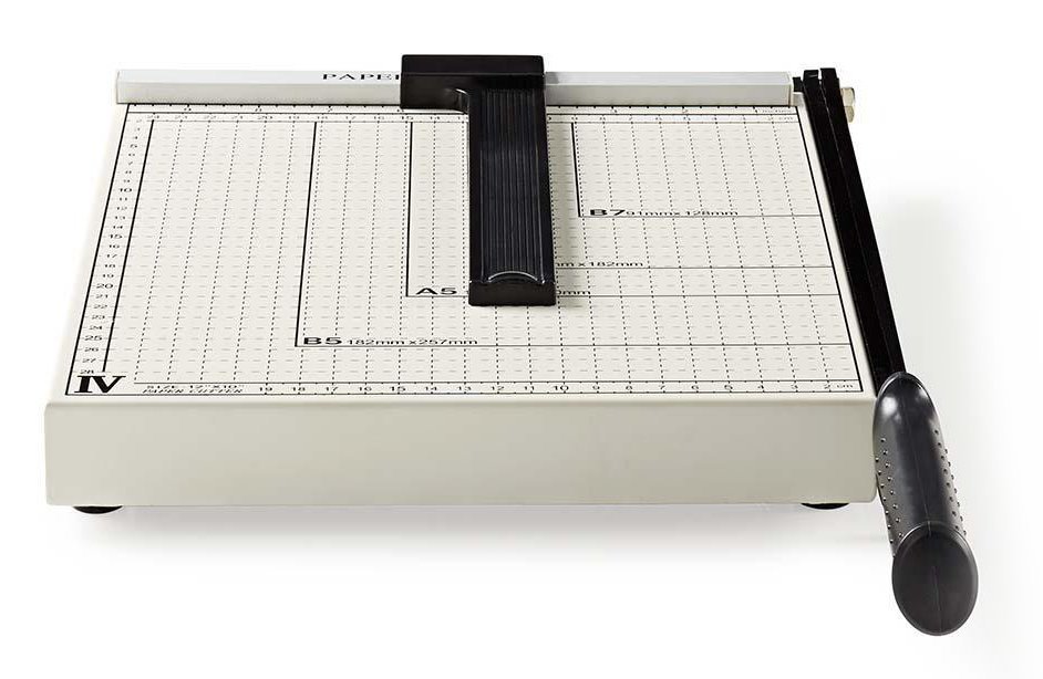 NEDIS řezačka na papír/ formát A4/ velikost řezu 210 x 297 mm/ kovová čepel/ černo-stříbrná