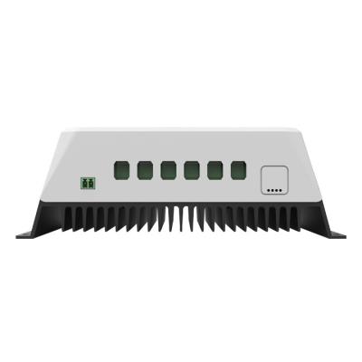 EPEVER VS3024AU solární PWM regulátor 12/24 V, 30 A, USB, vstup 50V