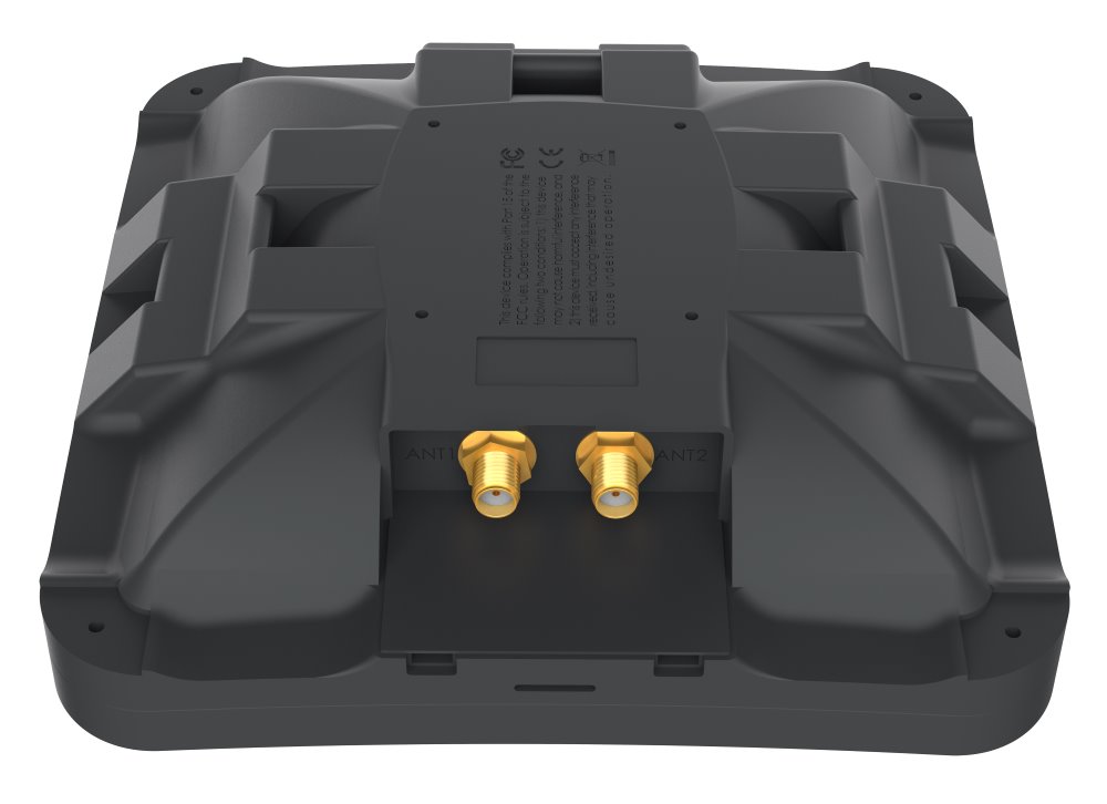 MikroTik 5 dBi vnitřní/venkovní všesměrová LTE anténa, SMA (699-2690 MHz)