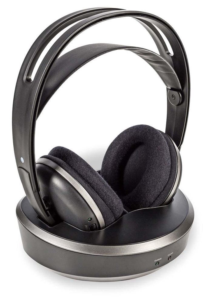 NEDIS bezdrátová TV sluchátka/ RF/ na uši/ výdrž 11 hodin/ rozsah 100 m/ digitální zvuk/ vyvážení zvuku/ černo-stříbrné