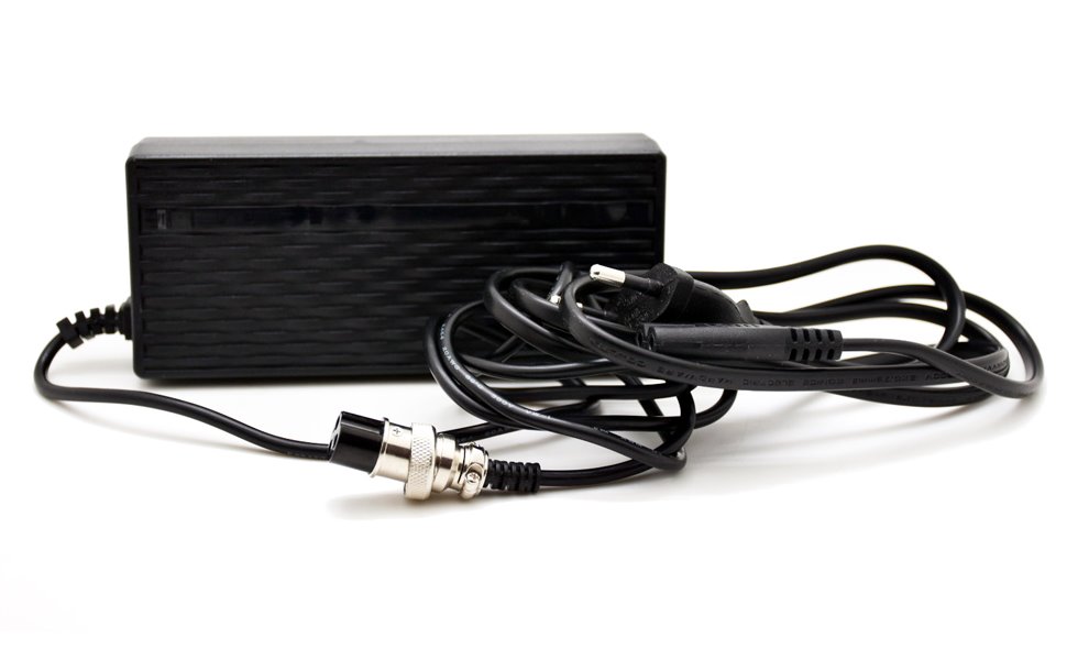 BLUETOUCH nabíječka baterie pro elektrokoloběžku BLUETOUCH BT350/ černá