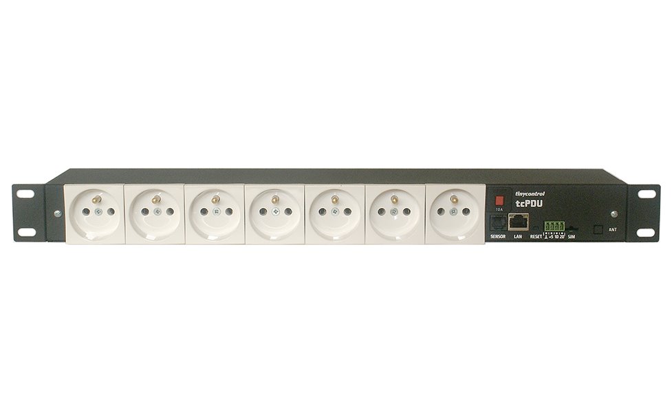 TINYCONTROL rackový distribuční modul síťového napájení 7port, měření spotřeby, MQTT, 1wire a I2C, 2 digitální vstupy