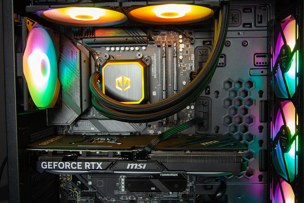 HAL3000 Alfa Gamer Elite / AMD Ryzen 7 7800X3D/ 32GB DDR5/ RTX 4070/ 1TB PCIe4 SSD/ WiFi/ W11