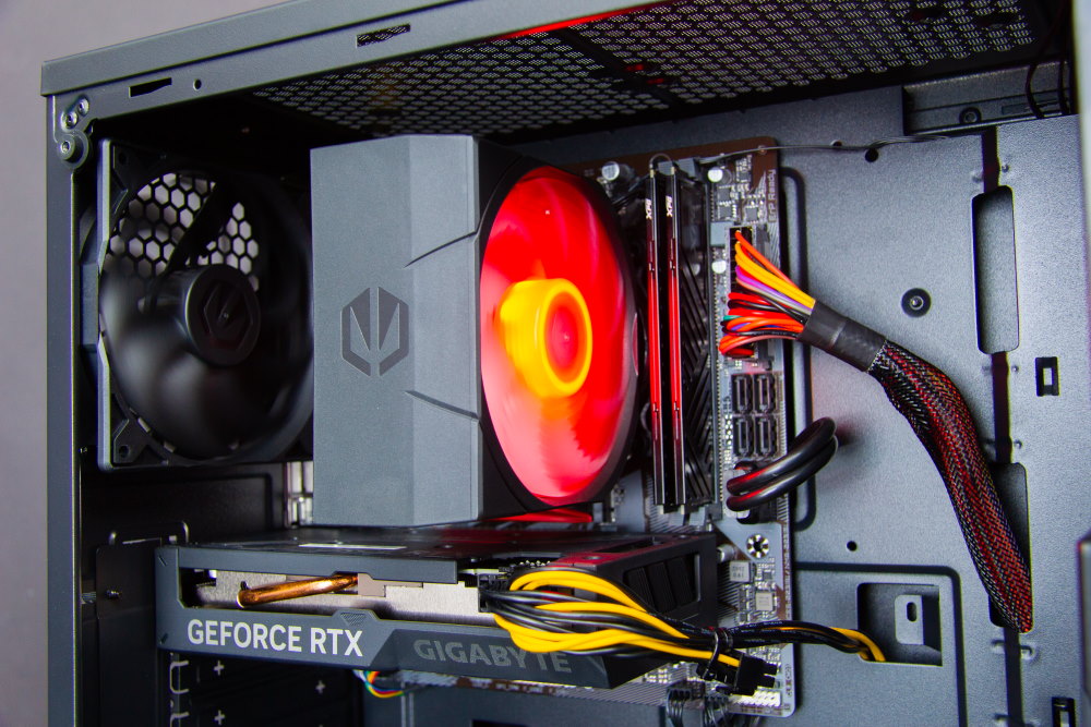 HAL3000 MEGA Gamer Pro 4060 / Intel i5-12400F/ 16GB/ RTX 4060/ 1TB PCIe SSD/ W11