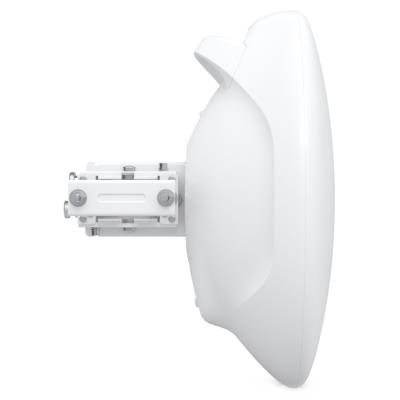 Ubiquiti Wave Professional - 60GHz PtP/PtMP klient, 46 dBi, 5GHz záloha, 2x 2,5GbE, 1x SFP+, propustnost 5.4 Gbps